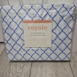 Royale White & Blue Quatrefoil Design Twin Size Sheet Sets